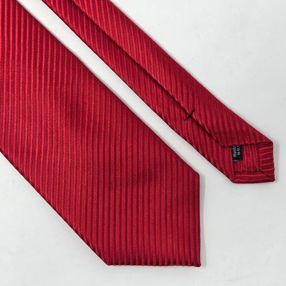 DAVID DONAHUE SILK TIE TEXTURED SATIN MINI STRIPE RED ENGLAND 3.25" X 59" - Picture 1 of 5